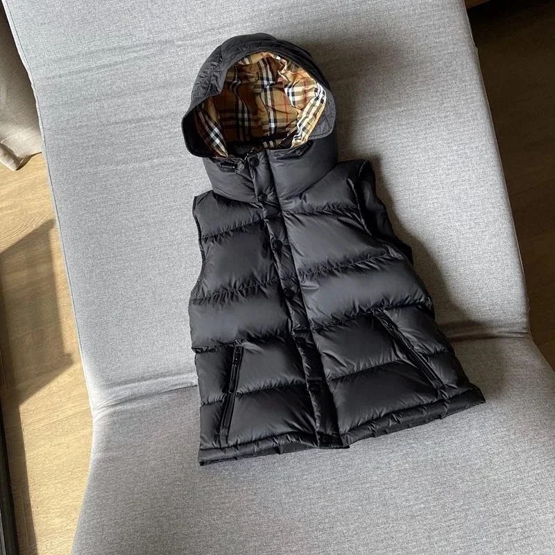 Burberry sleeveless vest black